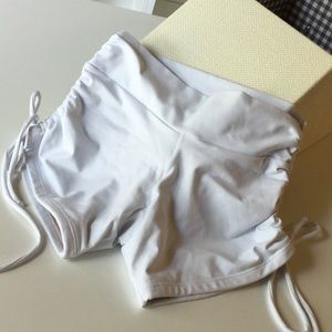 NWT Liquido Snow White shine shorts